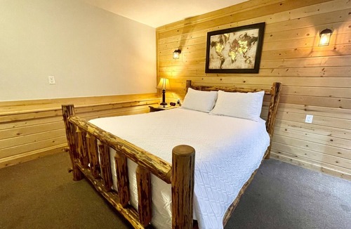 Bonners Ferry Hotel | Idaho Lodge and RV Park