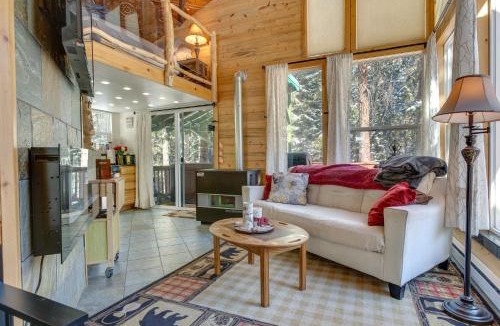 Idaho Springs House | Idaho Springs Cabin w/Hot Tub on Half Acre!