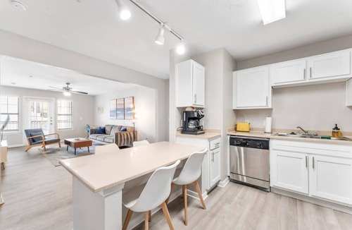 Pleasant Valley Apartment | Ideal 2BR King Suite w Gym close to Downtown