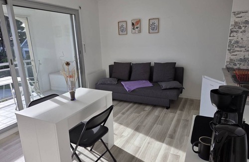 Kervoyal Apartment | Ideal apartment for 2/3 people with sea view