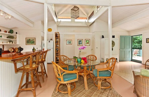 Hana House | IDEAL BEACH LOCATION 2 BR LARGE DECK "PRIVATE'