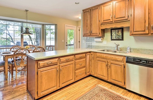 Soddy-Daisy House | Ideal Chickamauga Lake Home + Dock & Fire Pit