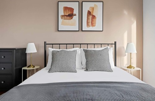 Dietikon District Apartment | Ideal Dietikon 3.5 Room w/ W/D & Storage, 14 min to Market, by Blueground
