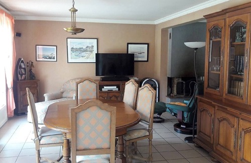 Jullouville House | Ideal family home, 2 mm from the beach and 5 mm from shops.