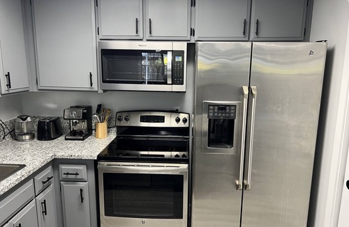 Fair Oaks House | Ideal for Families Clean, Modern & Spacious 2BR