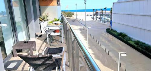Badalona Apartment | Ideal for families on the beach in Barcelona with a pool