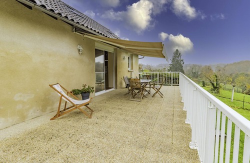 Saint-Jory-de-Chalais Cottage | Ideal for family of four/idéal pour famille de 4 personnes