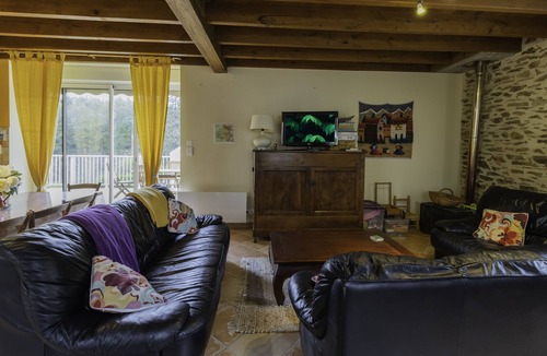 Saint-Jory-de-Chalais Cottage | Ideal for family of four/idéal pour famille de 4 personnes