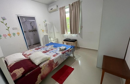 Kampung Sepuluh House | Ideal Homestay