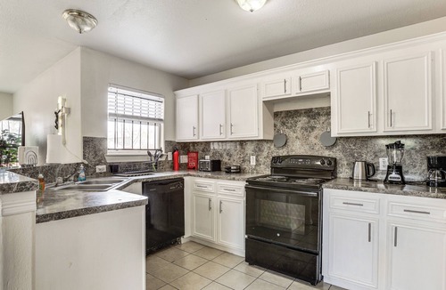 OST - South Union House | Ideal Location 4 Mi to Med Center! Houston Duplex