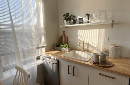 Historic Downtown Apartment | *IDEAL LOCATION *CHIC HOME*7 min to NYC*GROVE ST