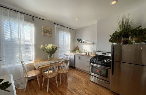 Historic Downtown Apartment | *IDEAL LOCATION *CHIC HOME*7 min to NYC*GROVE ST