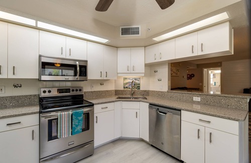 Plantation Condo | IDEAL LOCATION-Minutes to Wellen Park, Beaches, CoolToday Park, Downtown Venice!