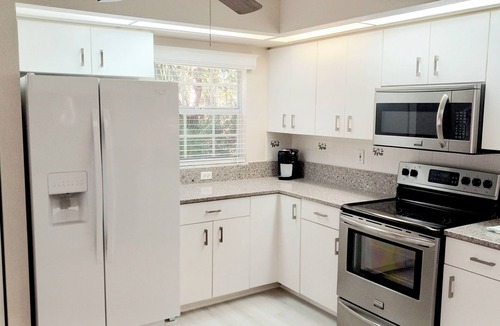 Plantation Condo | IDEAL LOCATION-Minutes to Wellen Park, Beaches, CoolToday Park, Downtown Venice!