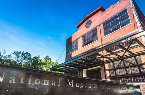 Bethlehem House | Ideal Location! Onsite Pool, Free Breakfast, Parking, Pets Allowed Here!