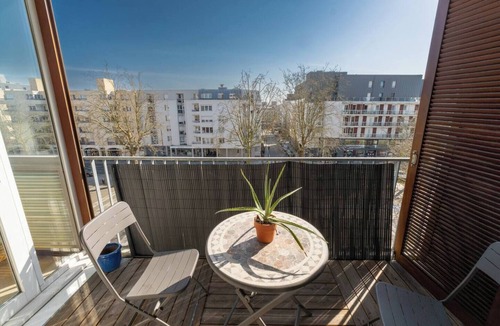 Bourg-l'Eveque Apartment | Ideal location | Private garage | Bright