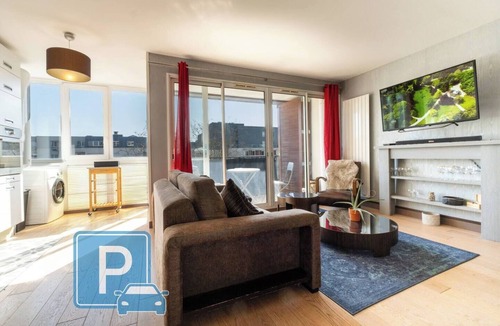 Bourg-l'Eveque Apartment | Ideal location | Private garage | Bright