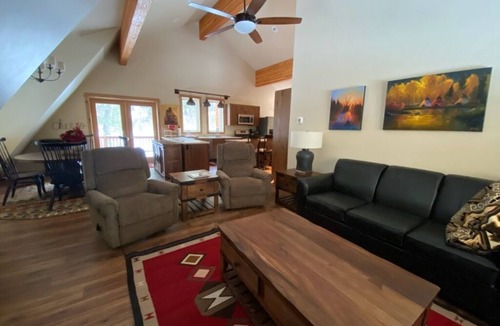Gallatin Gateway House | Ideal Location between Bozeman and Big Sky, MT