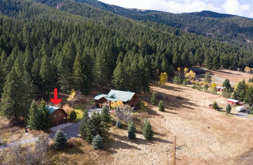Gallatin Gateway House | Ideal Location between Bozeman and Big Sky, MT