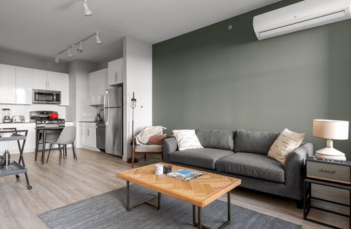 The Loop Apartment | Ideal Loop 1BR w/Gym, Roofdeck, W/D, nr West Loop & the , by Blueground
