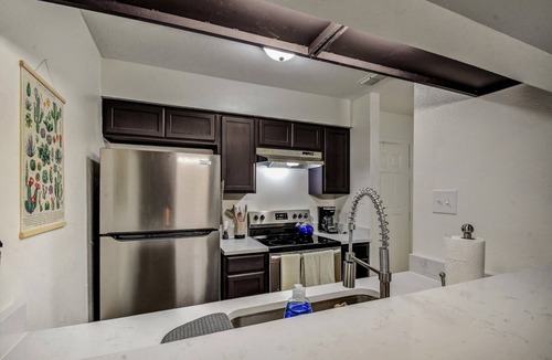Medical Center District House | Ideal Midterm Escape with Cozy Comforts