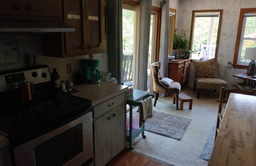 Horseshoe Bend Cottage | Ideal Ozark getaway in tranquil Horseshoe Bend