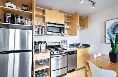 North Beacon Hill Apartment | Ideal Retreatnn