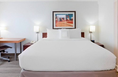 Golden Valley House | Ideal Room for Leisure Trips! Pool, Gym