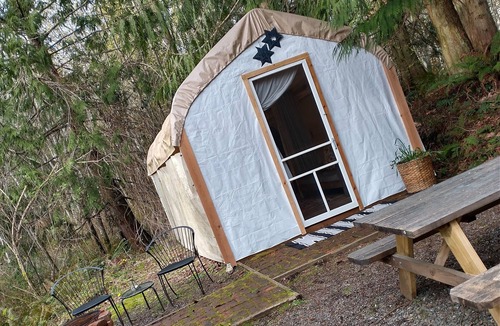 Nordland RV Rental | Idealic Island OFF-Grid Glamp + Soak