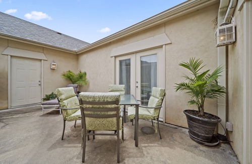 South Tulsa House | Ideally Located 3-Bedroom Townhouse