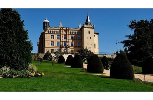 Saint-Priest Apartment | Ideally located 70m2 T3 apartment with private balcony and secure parking