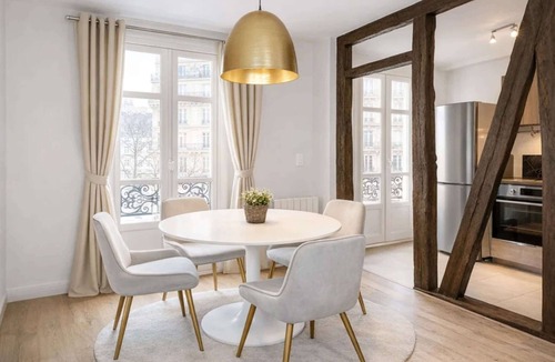 Ternes Apartment | Ideally-located Arc de Triomphe apartment