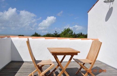 Barbatre House | Ideally located, contemporary house on the dune and sea view