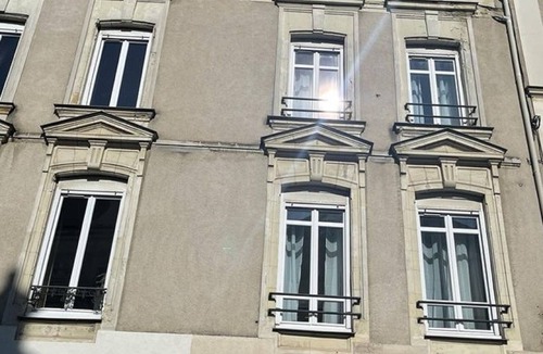 Cholet Apartment | Ideally located, quiet apartment (courtyard side), new, air-conditioned and equi