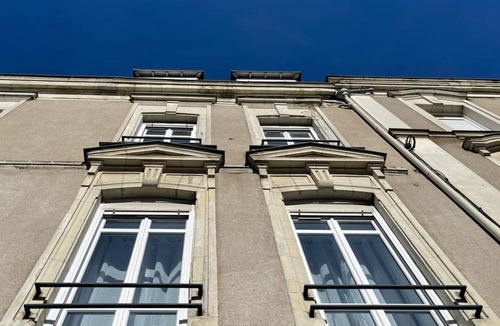 Cholet Apartment | Ideally located, quiet apartment (courtyard side), new, air-conditioned and equi