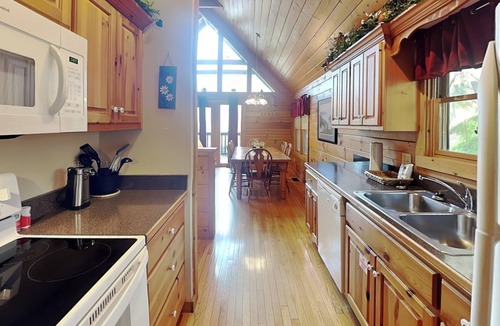 Black Bear Falls Cabin | Idle Days | Stately Porch, Hot Tub, Pool Table