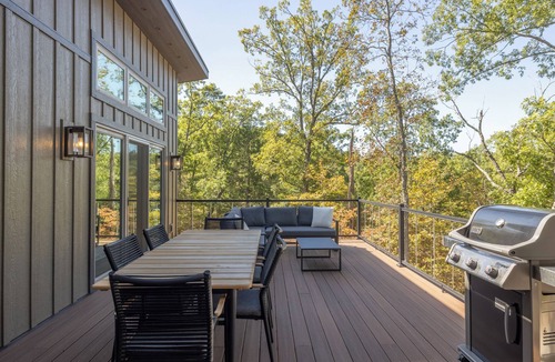 Innsbrook Cabin | Idlewood Treehouse by Innsbrook Vacations!