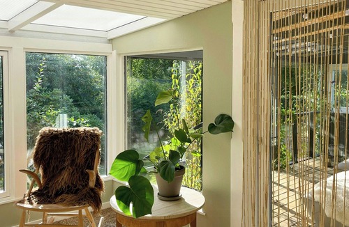 Holbaek House | Idyll by Kisserup Strand with sea view