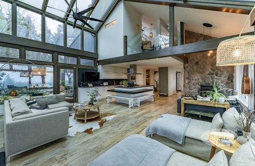 Mono House | Idyllic 4 Bed 3 Bath Country Retreat