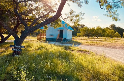 Camp Wood House | Idyllic 8 Acre Private River Front-Nomad Rio Escondido