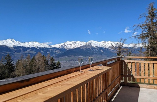Sion Apartment | Idyllic apartment near ski-slope