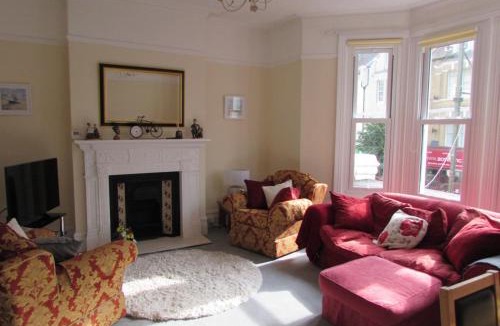 Bexhill-on-Sea Apartment | Idyllic Bexhill centre flat above pub