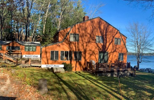 Naples Cottage | Idyllic Brandy Pond Cottage with 100' of Shared Waterfront!