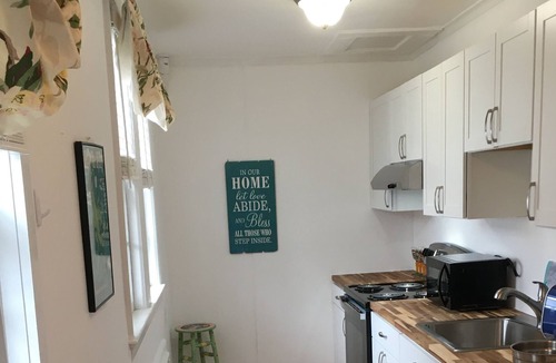 Amenia Apartment | Idyllic Bucolic Garden Colonial