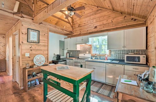 Fruitvale Cabin | Idyllic Cabin w/Fire Pit, Kayak On-Site!