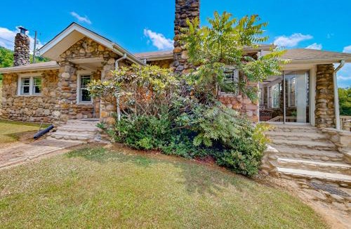 Candler House | Idyllic Cornerstone