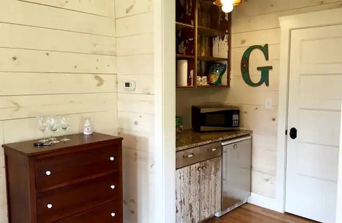 Fayetteville Cottage | Idyllic Cottage on a Working Farm Perfect for Weekend Getaways in Texas