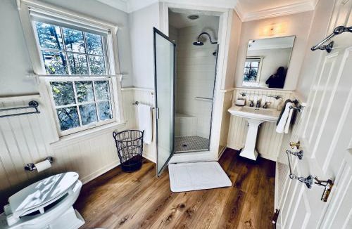 Lutherville Timonium Villa | Idyllic County Escape