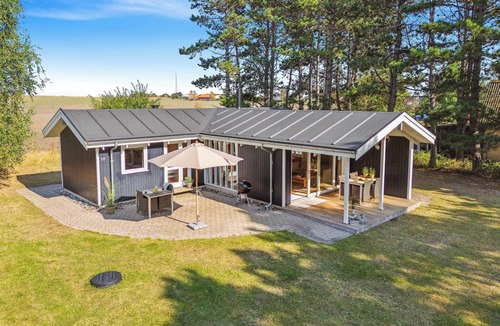 Grlev House | Idyllic family summer house 75 meters from coast