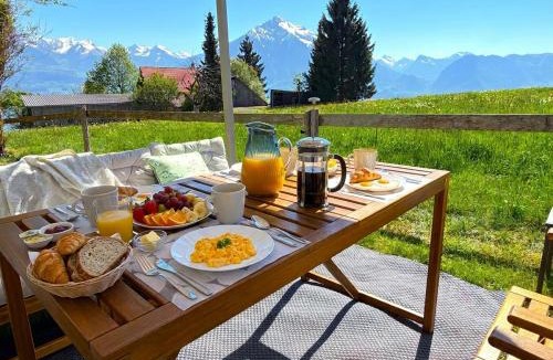 Sigriswil House | Idyllic Farm with Scenic Views and Concierge by SwissHut